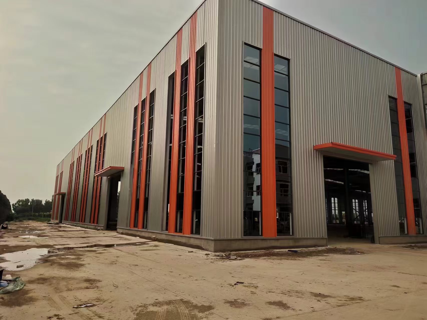 色彩鮮亮廠房 車(chē)間 河北鋼結(jié)構(gòu)廠家衡水鋼結(jié)構(gòu)廠家金鼎鋼構(gòu) 廠房鋼結(jié)構(gòu)**公司 1313180767