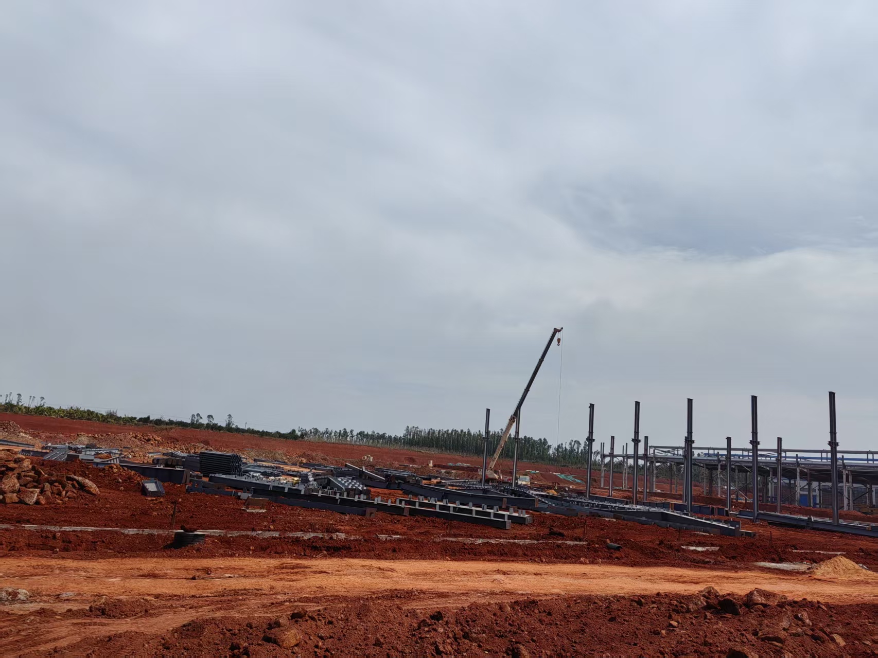 廠房立柱，廠房鋼結(jié)構(gòu)安裝13131801767